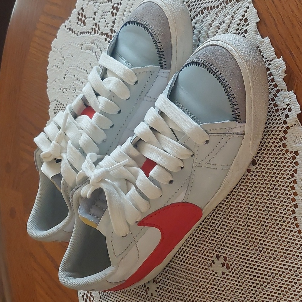 Nike Blazer Low '77 Jumbo Swoosh White/University Red Mens Sz 10.5 DQ8769-100